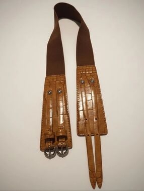 Womens Croc-Embossed Leather Elastic Stretch Brown Belt